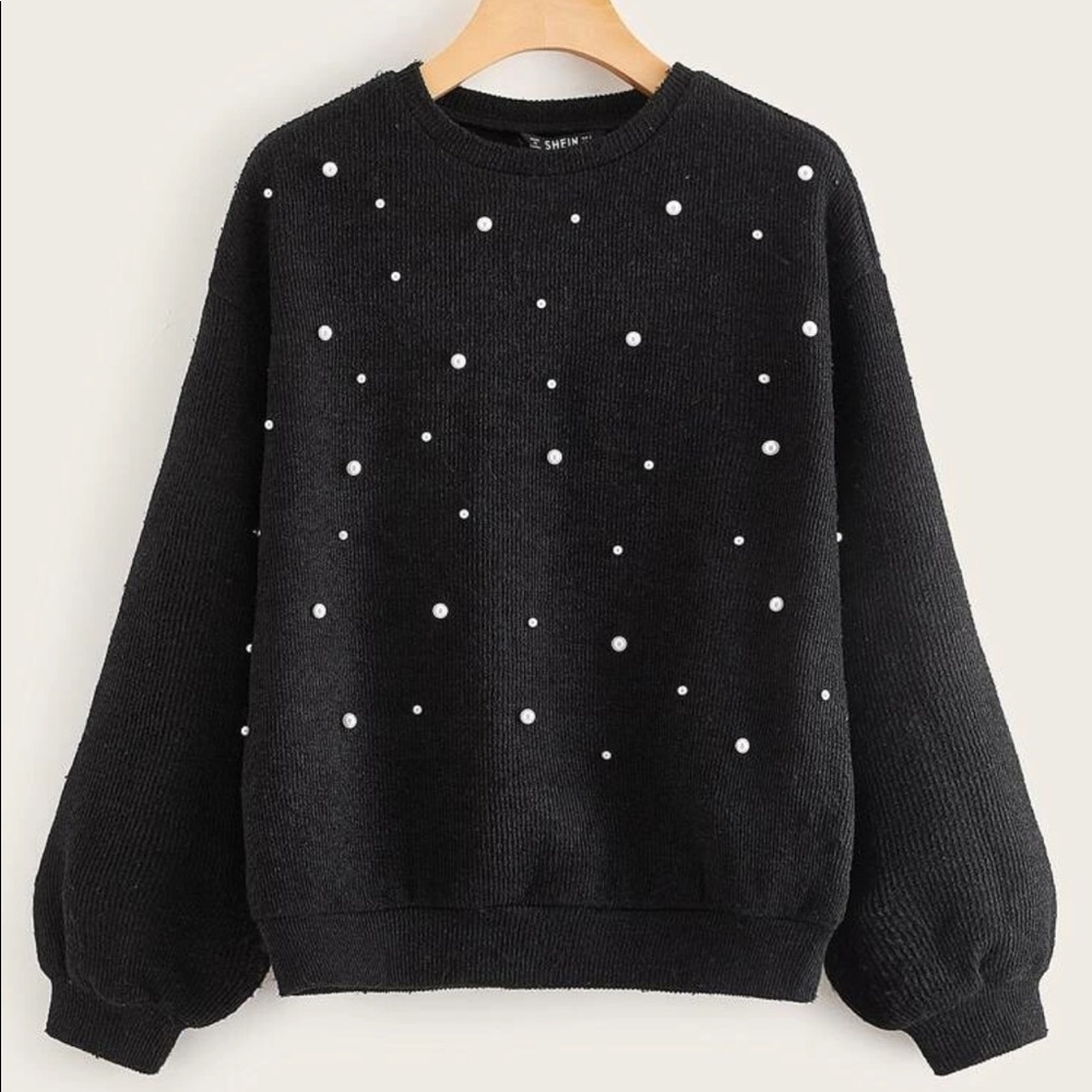 ✨NEW✨Drop shoulder pullover with pearls